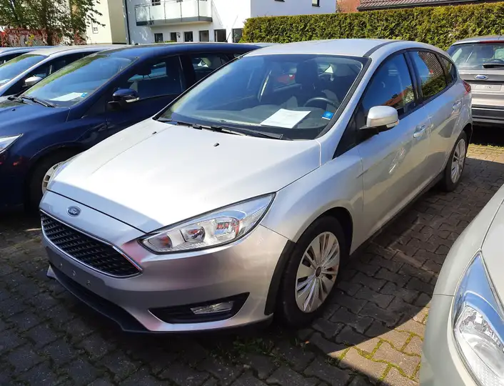 Left hand drive FORD FOCUS Trend Lim. 1.6 TDCi 