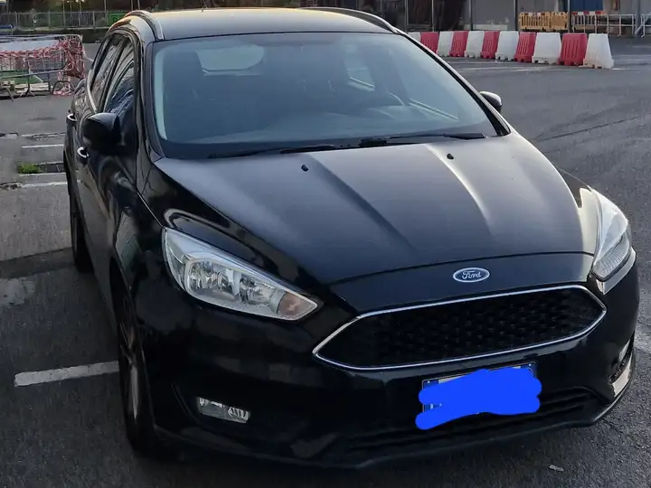 Left hand drive FORD FOCUS 1.5 TDci wagon