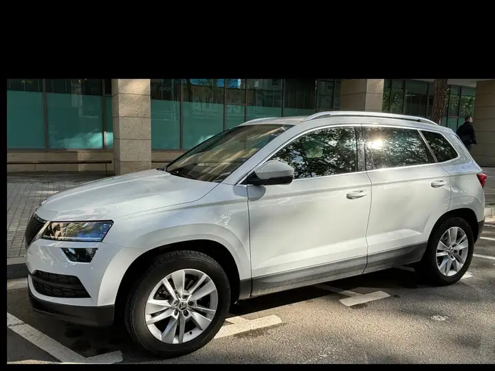 Left hand drive SKODA KAROQ 2.0TDI Ambition