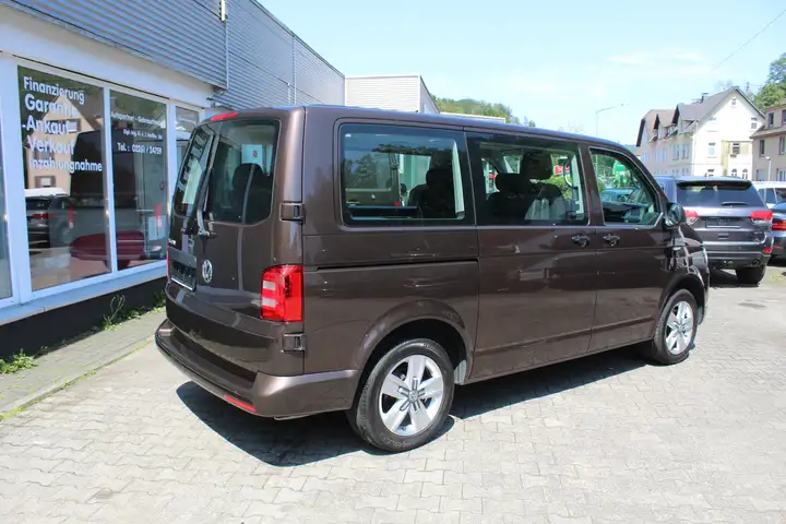 Left hand drive VOLKSWAGEN MULTIVAN 2,0 TDi DSG 110 KW