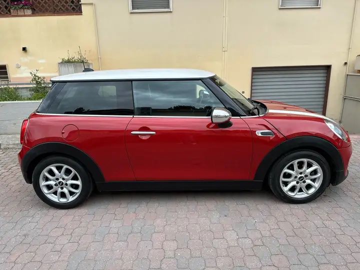 Left hand drive MINI COOPER 1.5 3p