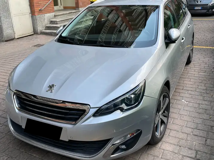 Left hand drive PEUGEOT 308 1.6 bluehdi Allure s