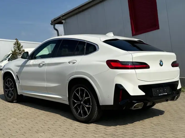 Left hand drive BMW X4 xDrive 20 i M Sport