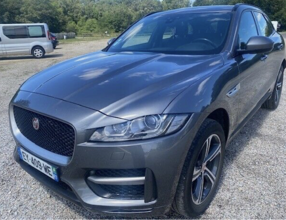 Left hand drive JAGUAR F-PACE 2.0D180 R-Sport Auto AWD Auto French 