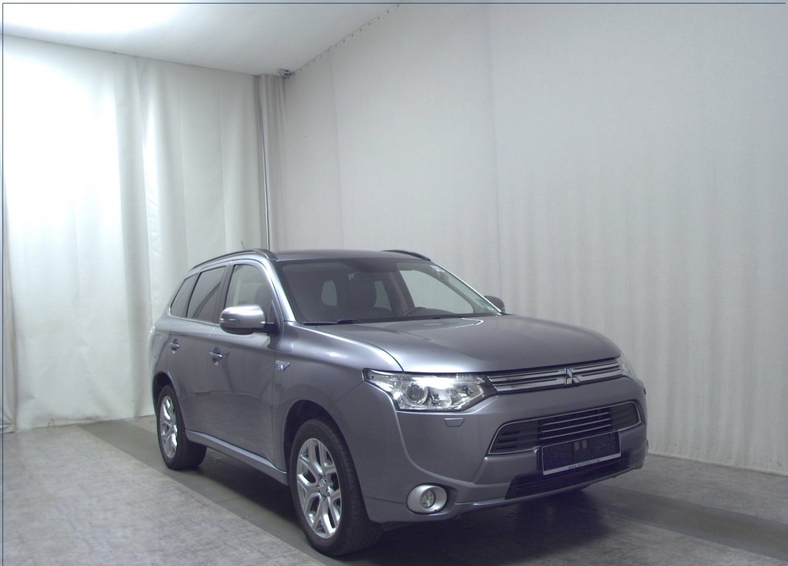 Left hand drive MITSUBISHI OUTLANDER 2.0 PHEV Instyle 4WD