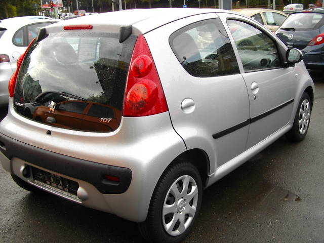 PEUGEOT 107 (01/11/2009) - 